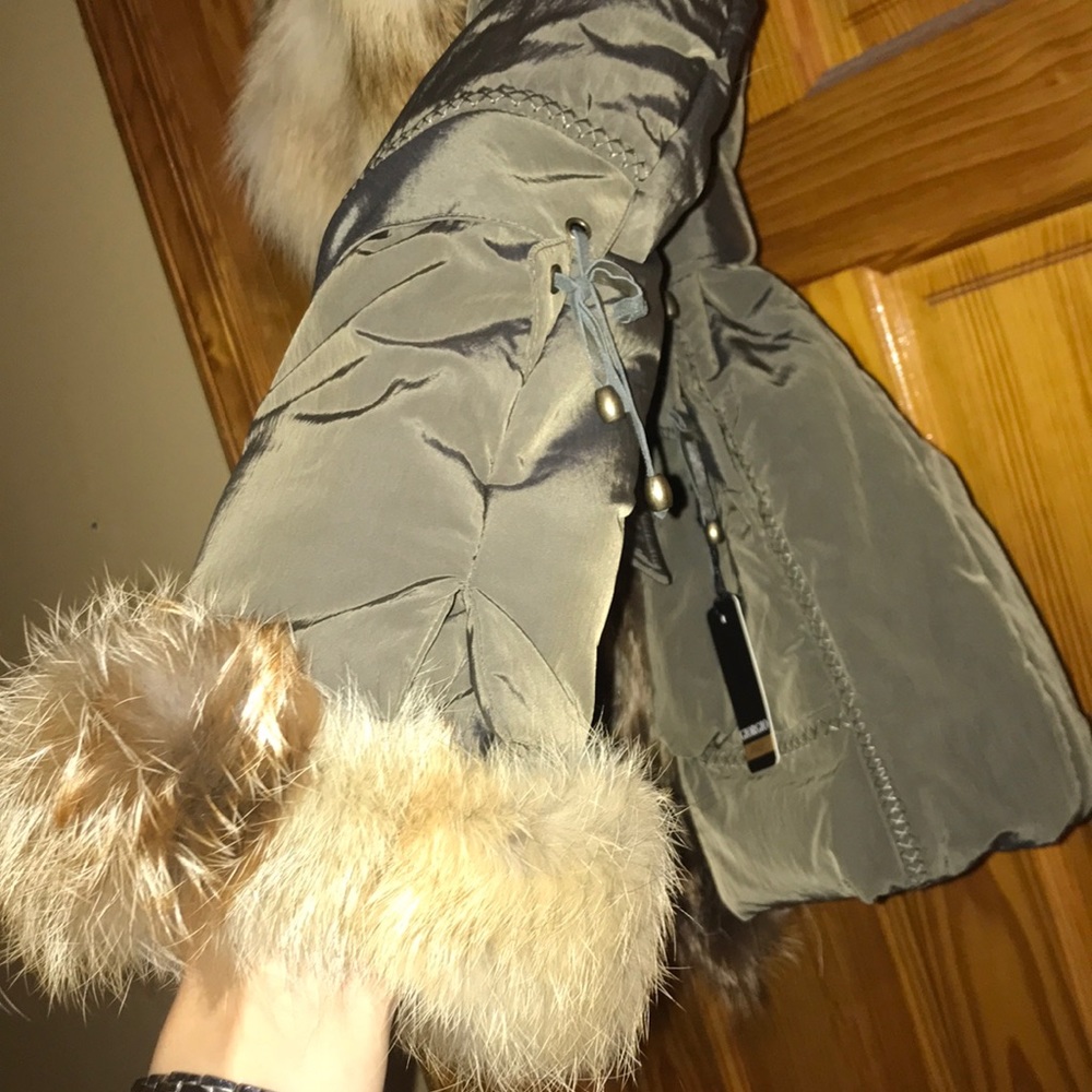 🔥🔥100% REAL FOX FUR WINTER COAT!! 🥶😍 - Picture 5 of 8